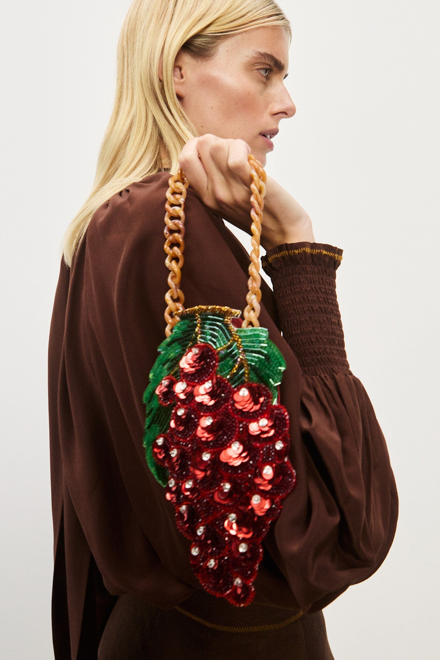 MERCADO BEADED GRAPE POUCH – BRUNI
