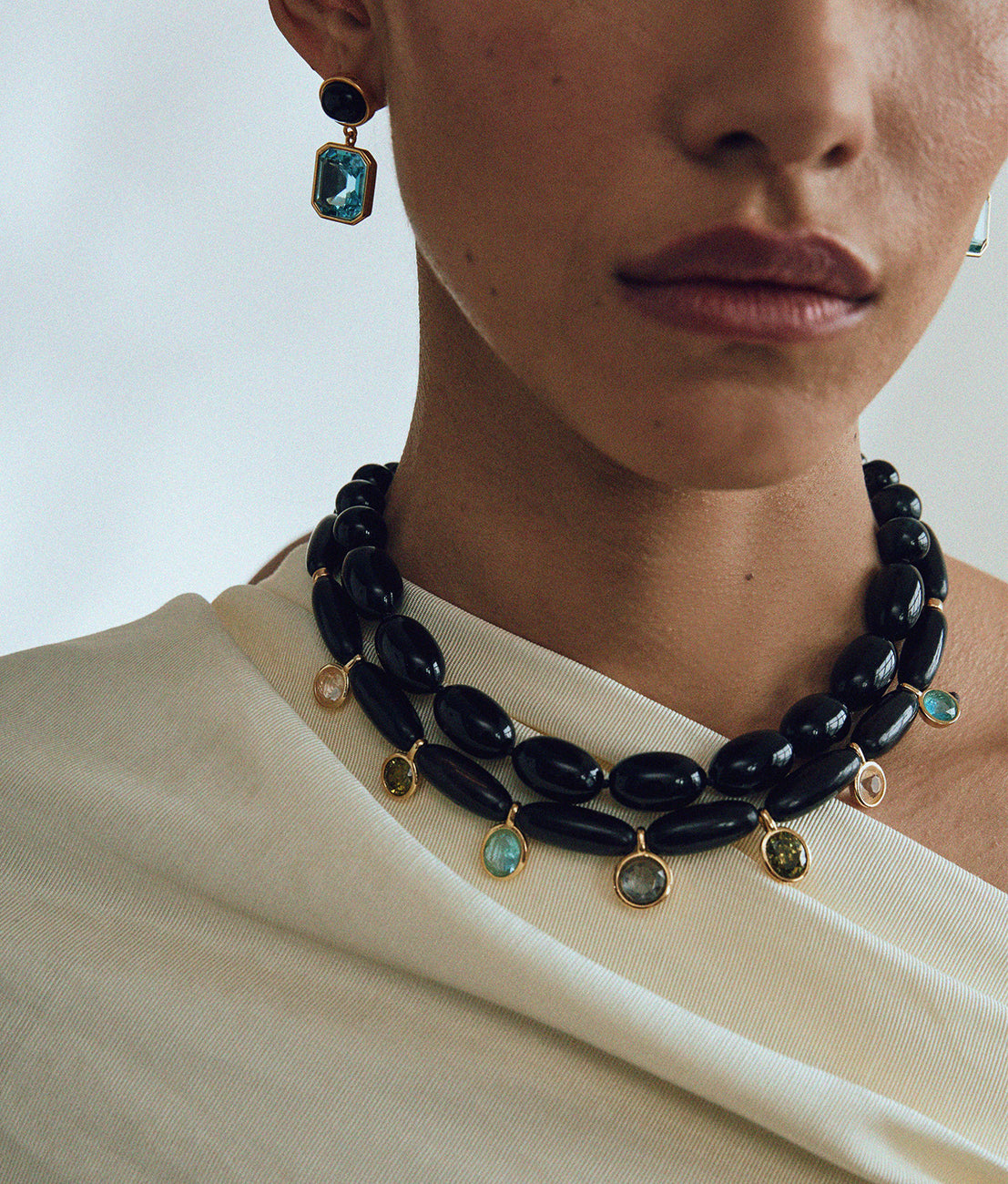 ELEGANCE IN CRAFT COLLAR