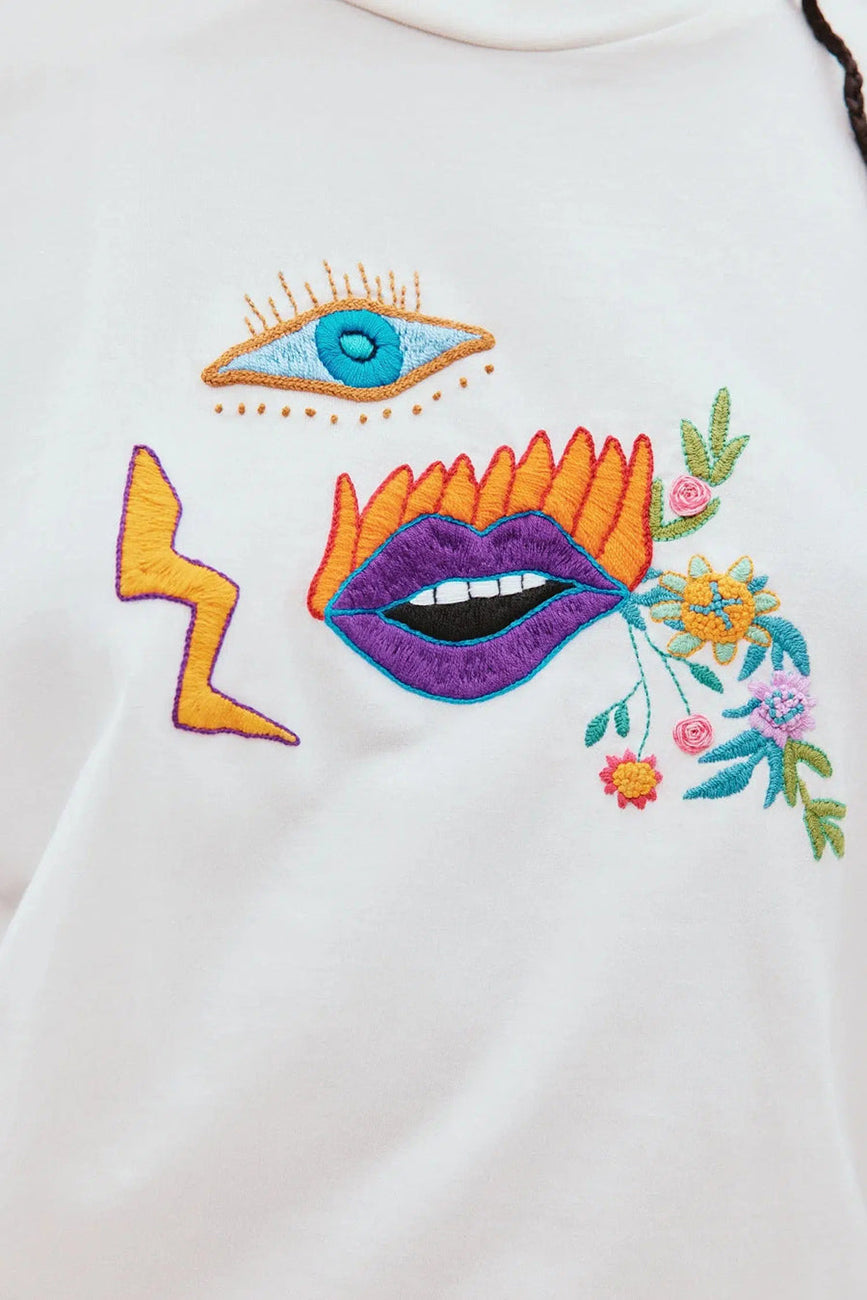 MEAGAN EMBROIDERY TSHIRT