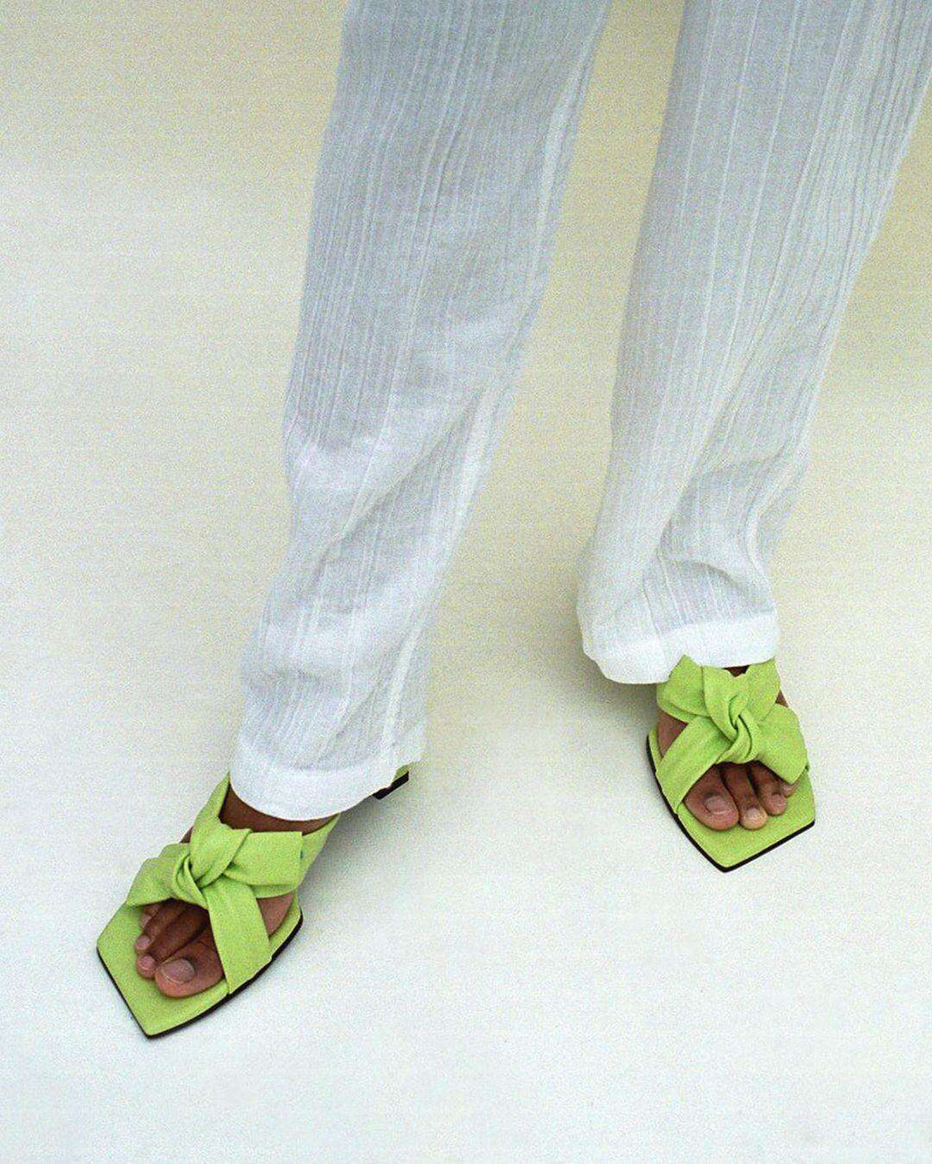 TUBE RIBBON SANDALS