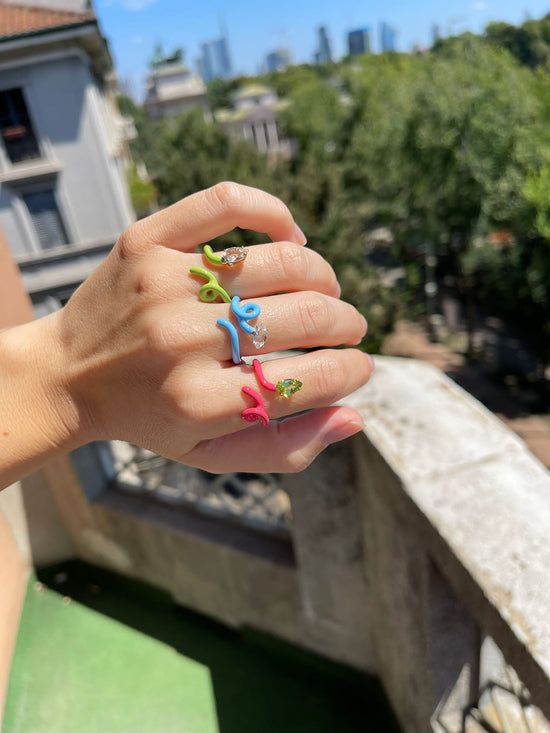BABY VINE TENDRIL RING