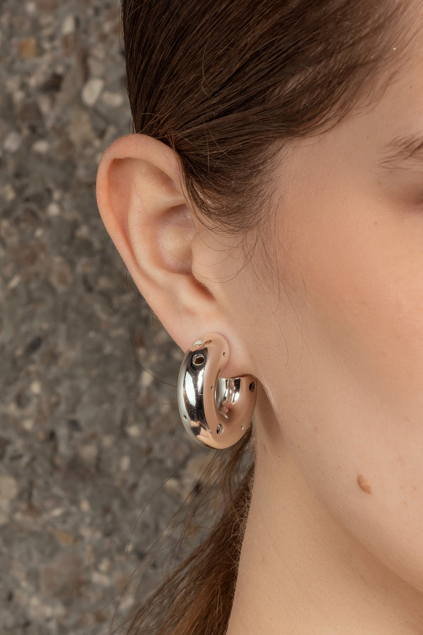 MEDIUM HOOP EARRINGS